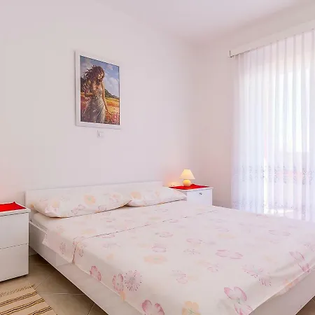 Apartment Med 454 Медулин