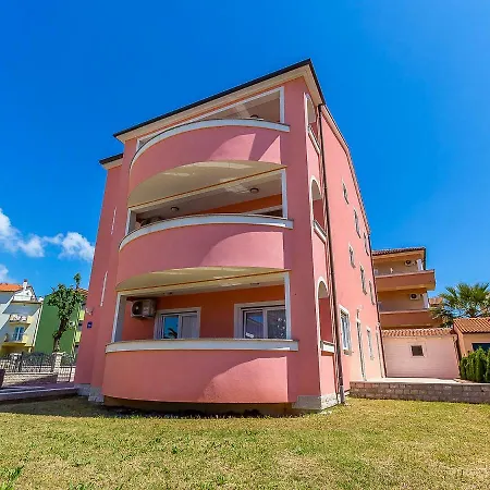 Apartment Med 454